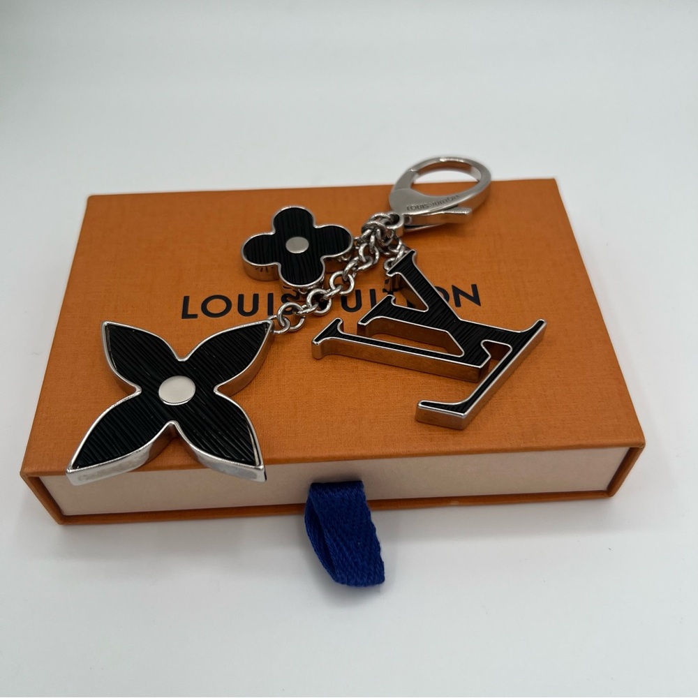 Authentic Louis Vuitton Black and Silver Keychain❤️ - Picture 6 of 6